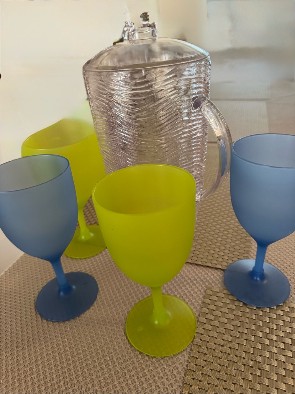Acrylic pitcher with 4 acrylic goblets